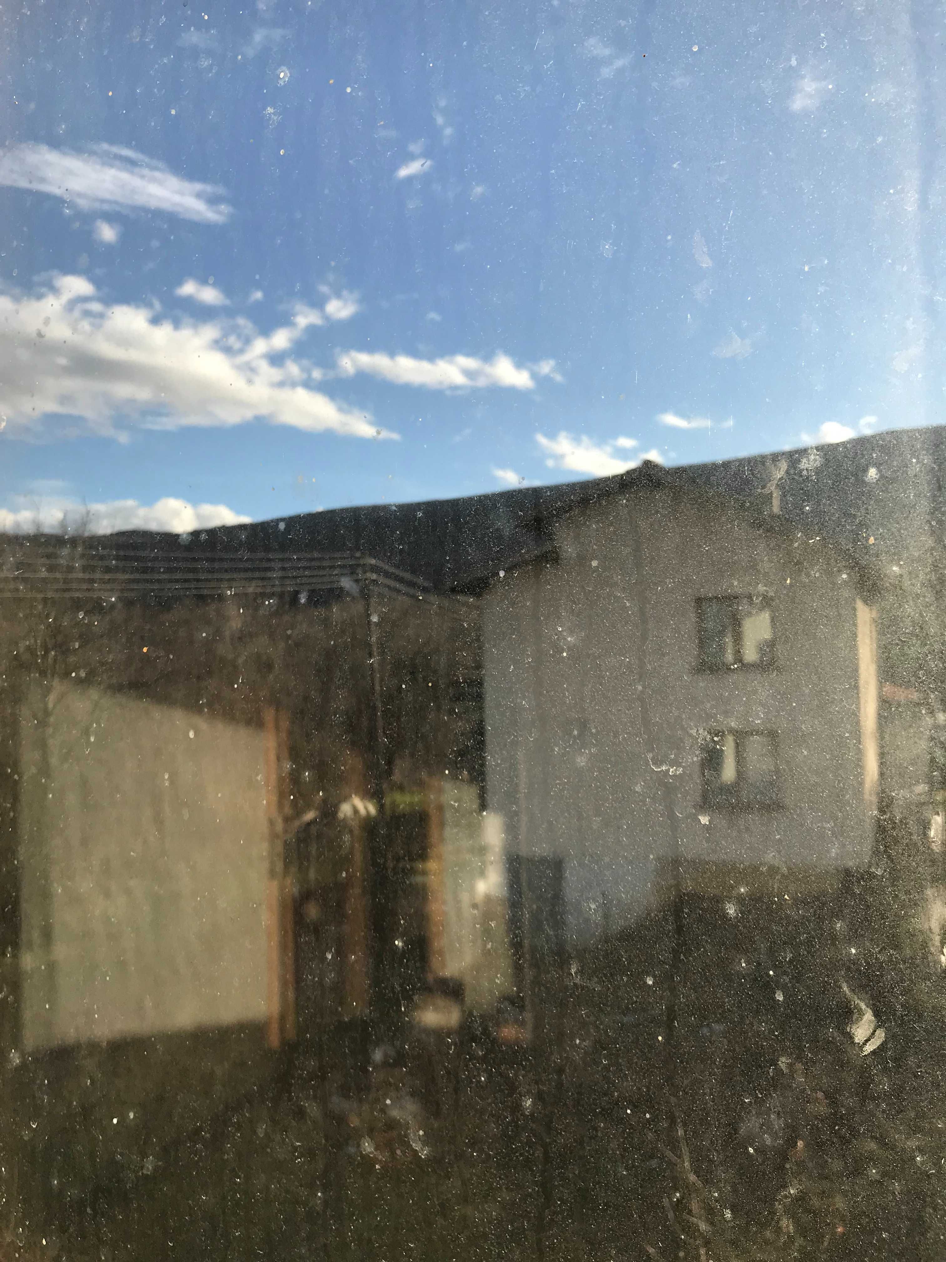 Продава масивна къща до Годеч