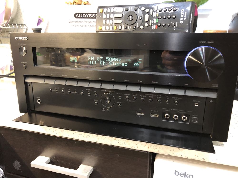 Onkyo TX-NR818 resiver