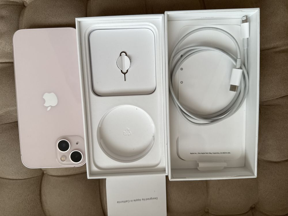 iPhone 13 128GB (кутия и зарядно)