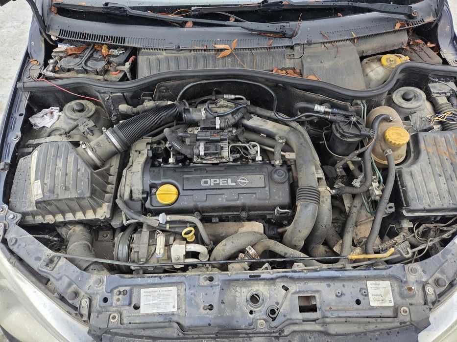 Opel Corsa 1.7 DTI (НА ЧАСТИ)