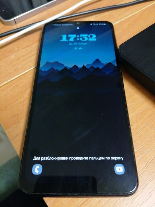 Samsung A04S смартфон