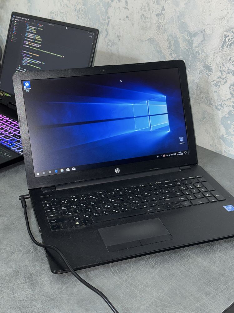 Ноутбук от HP с коробкой