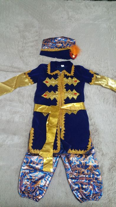 Продам новогодний костюм на мальчика