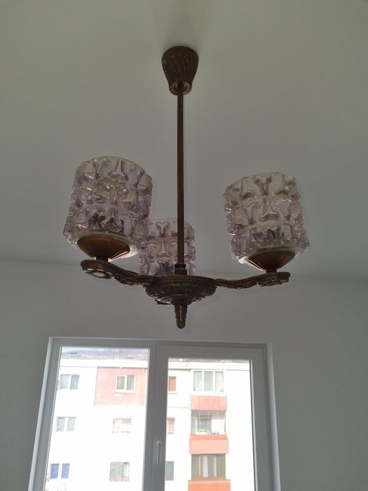 Vând  candelabru