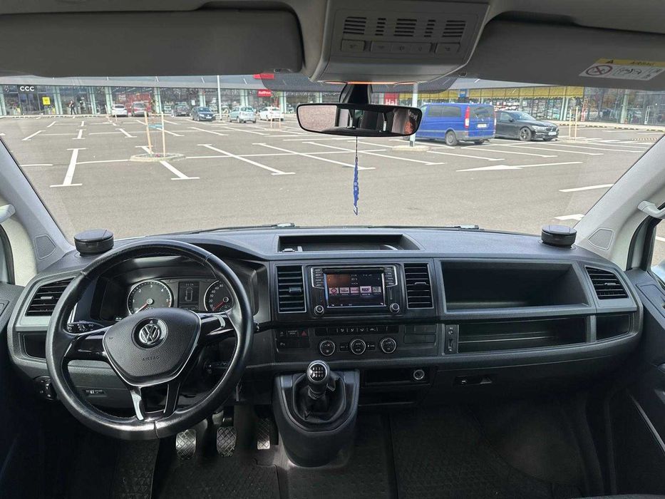 Rent A Car – Închiriez Microbuz 8+1 Persoane VW Caravelle