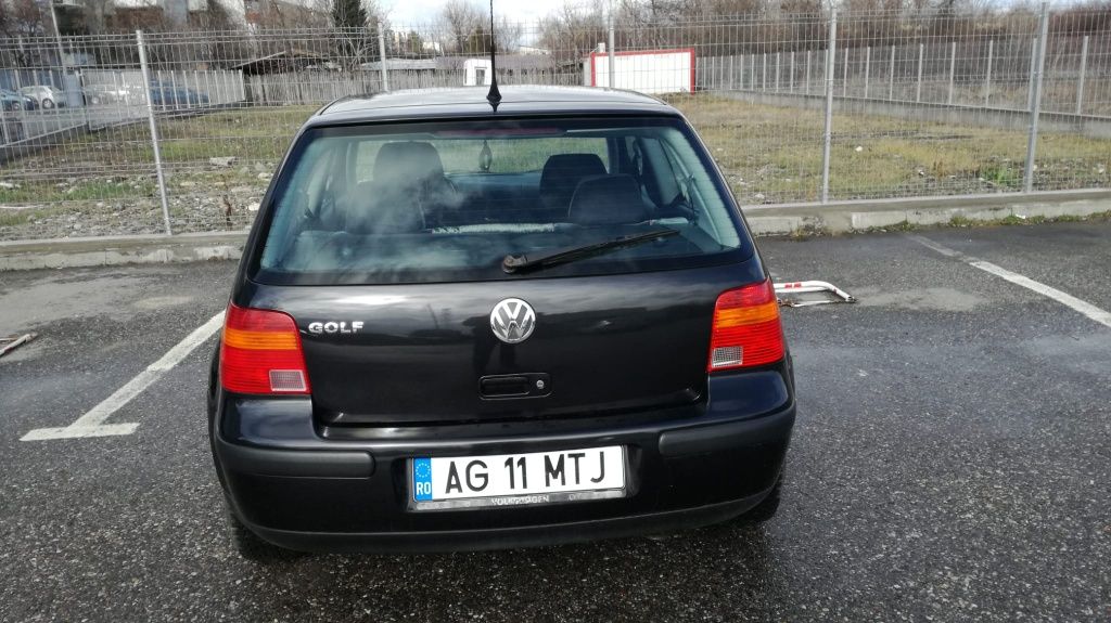 Volkswagen Golf 4  1,4 16v 90 cp Benzina