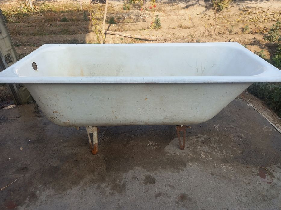 Продаётся чугунная ванна