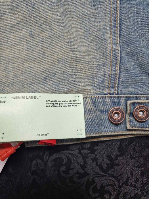 Off white дънково яке