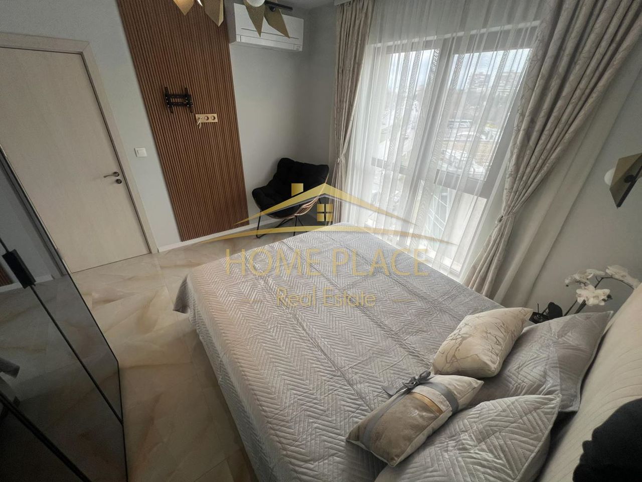 Дава се под наем Тристаен апартамент в Варна, Бриз - 100 кв.м за 1530 € - Снимка #6