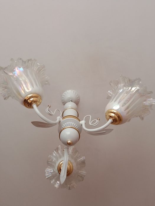 Продам люстру б/у за 4.000тг.