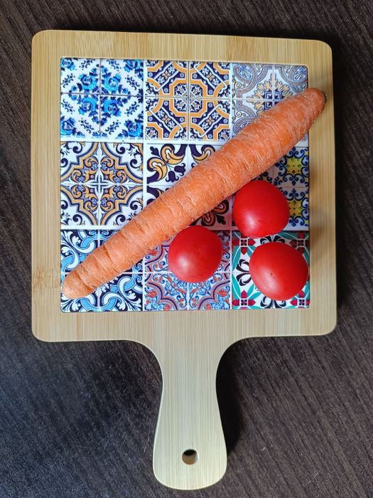 Fund de lemn practic și decorativ