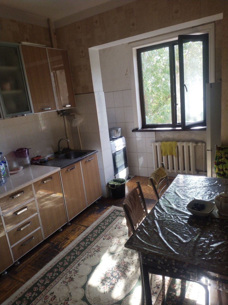 Квартира ижарага Хозяка билан  2хонали уйгинг 1 хонаси талаба еки аёлл