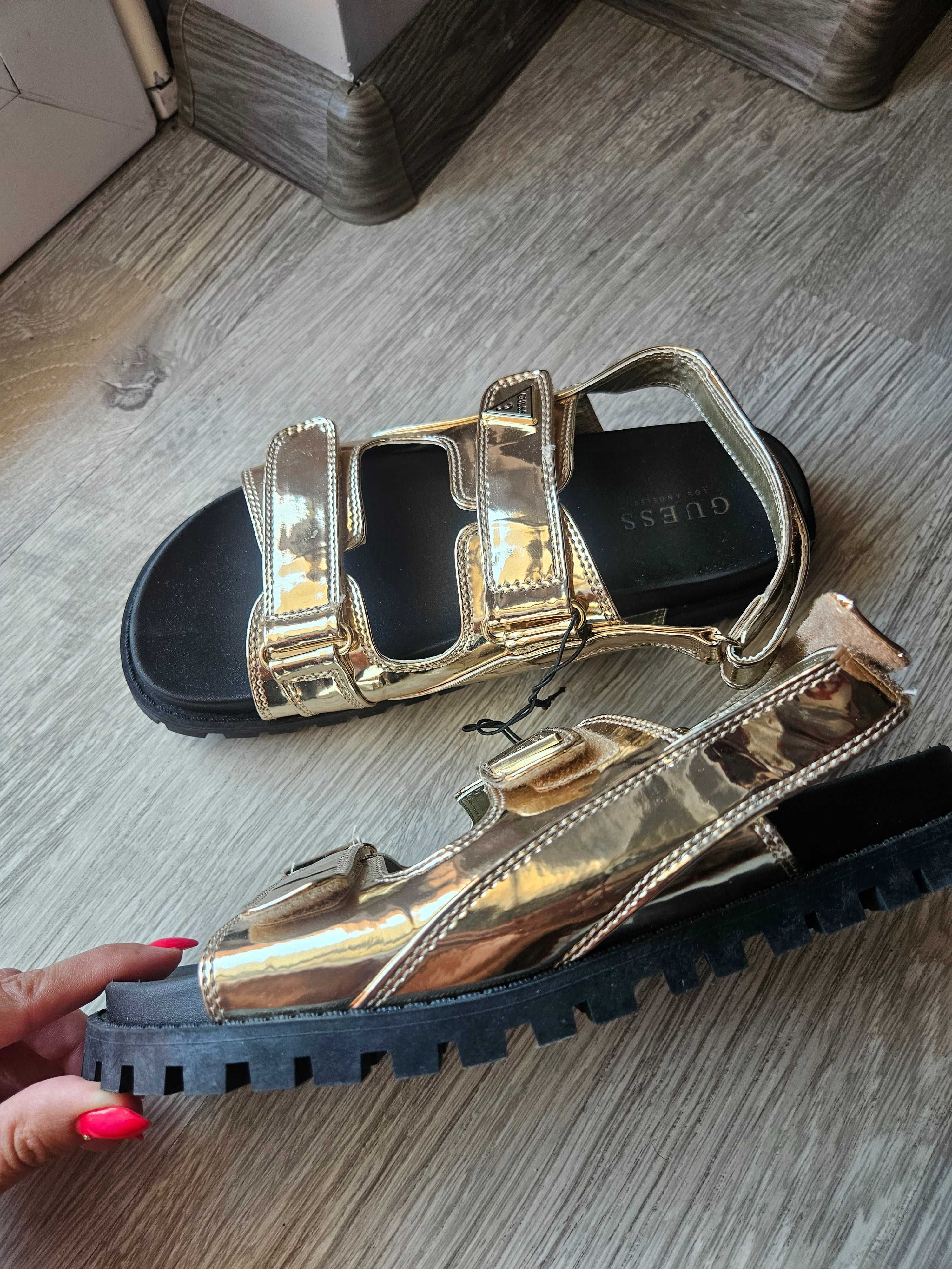 Guess сандали нови