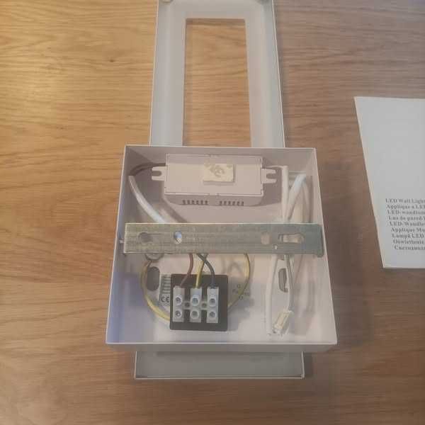 НОВ! LED аплик, лампа за стена 16W, 2000 LM, Топла светлина 3000K