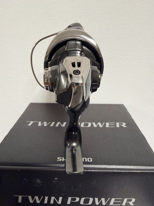 Shimano twin power c2000shg