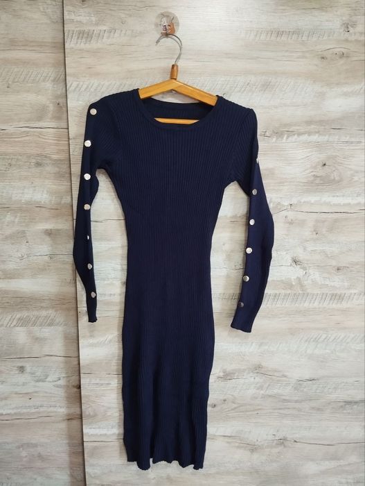 Платье синего цвета