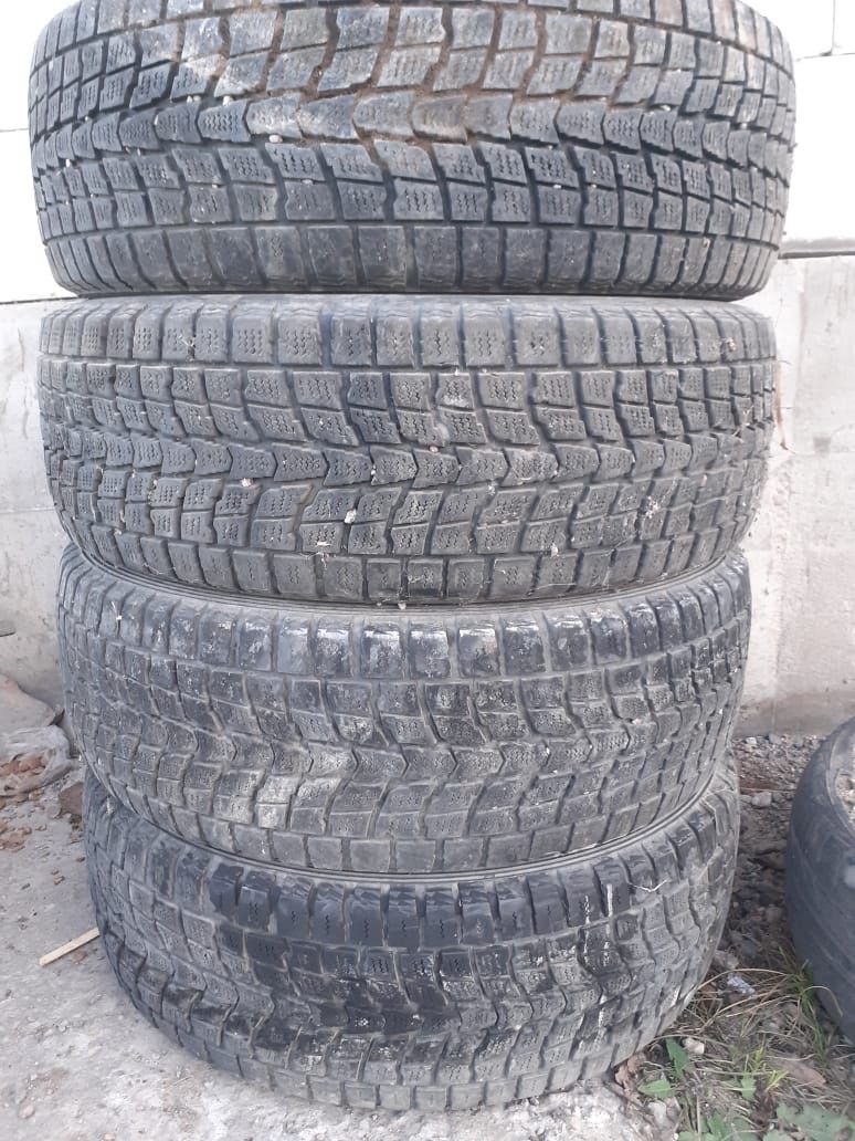 Зимный шины 235/65 R 17