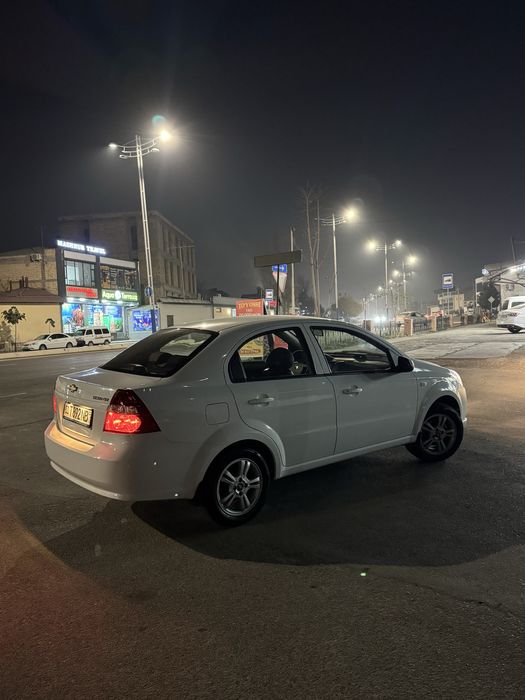 19.000 km Nexia 3 2018 avtomat