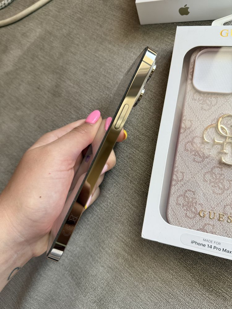 Iphone 14pro max gold 256 gb с кейсове