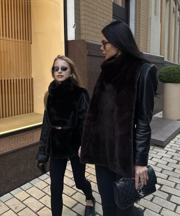 Дамски шал с яка от къс много мек косъм