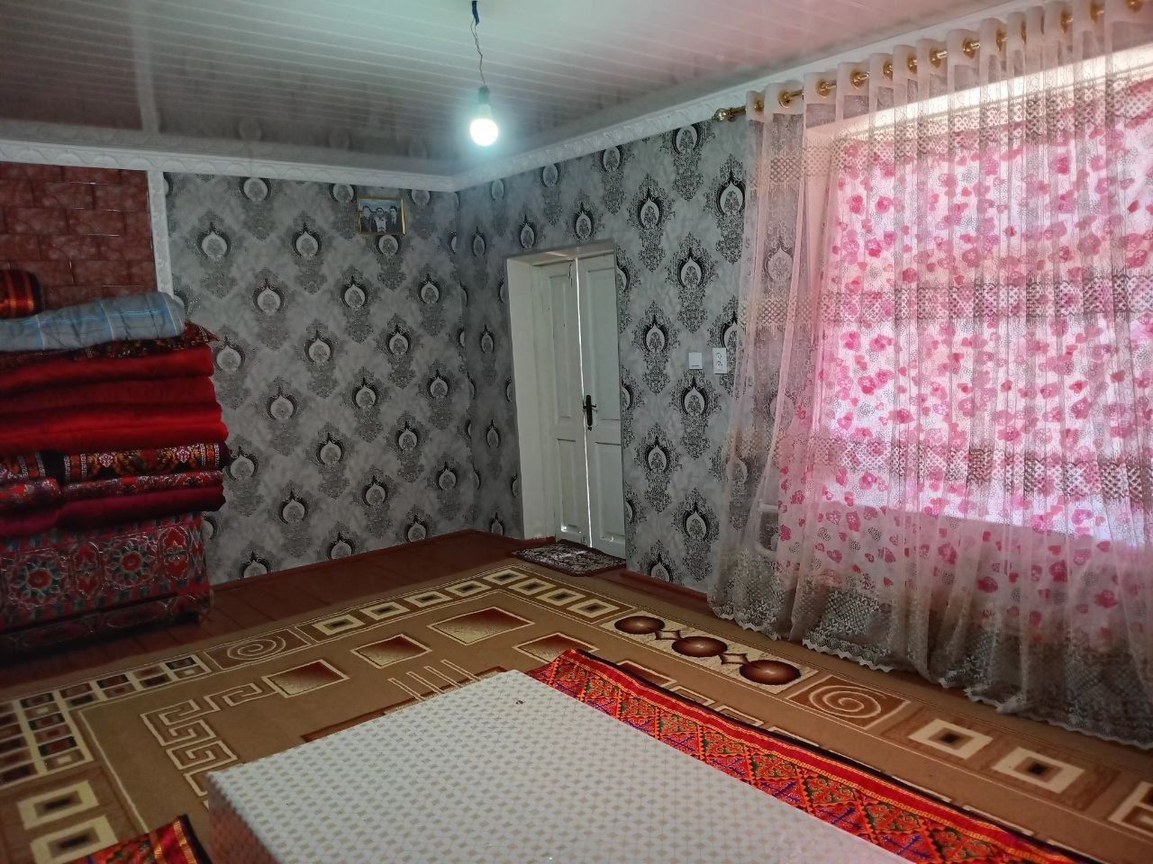 Hovli uy soriladi