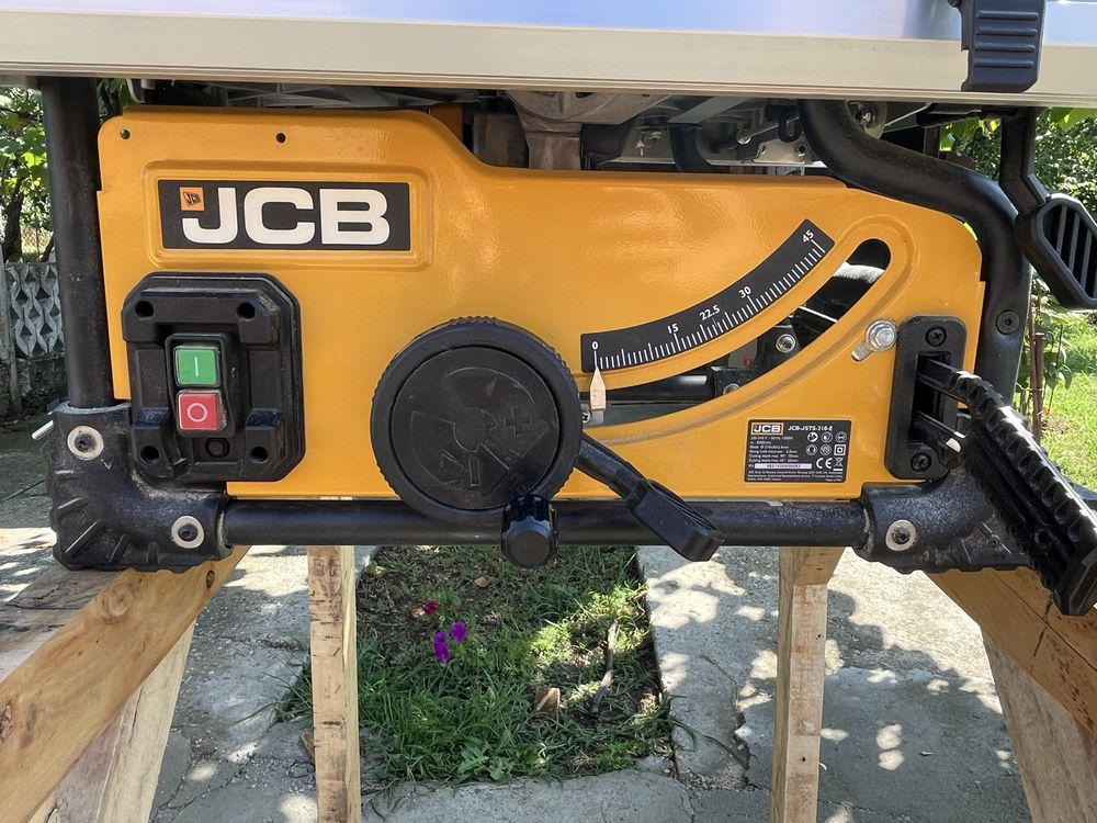 Fierastrau circular cu masa JCB 210JS 1500 W
