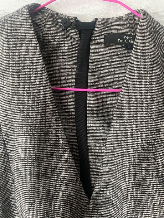 Елегантна рокля Next