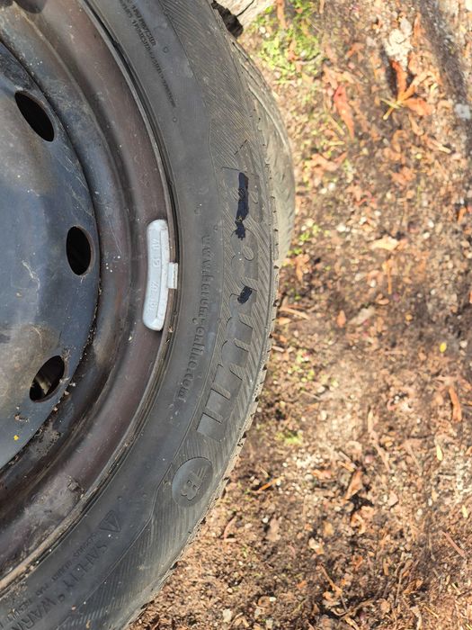 Гуми с джанти Barum 185/65/15 и 4 броя гyми  GOODYEAR  235/55/17