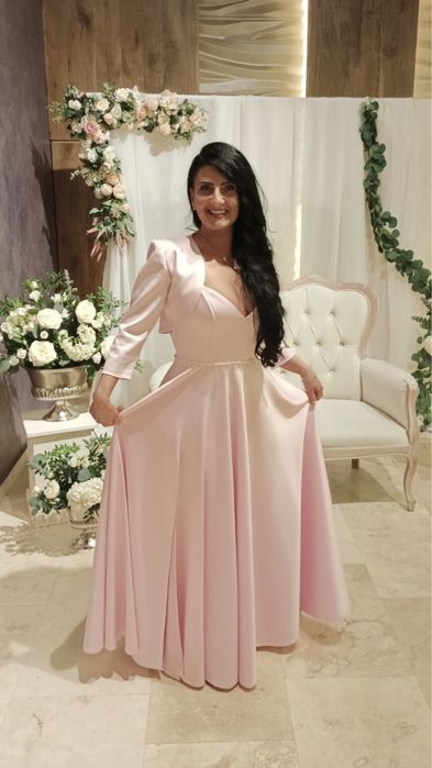 Vand rochie de ocazie