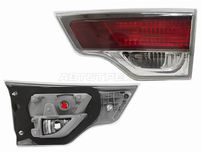 Фонарь в крышку багажника Toyota Highlander