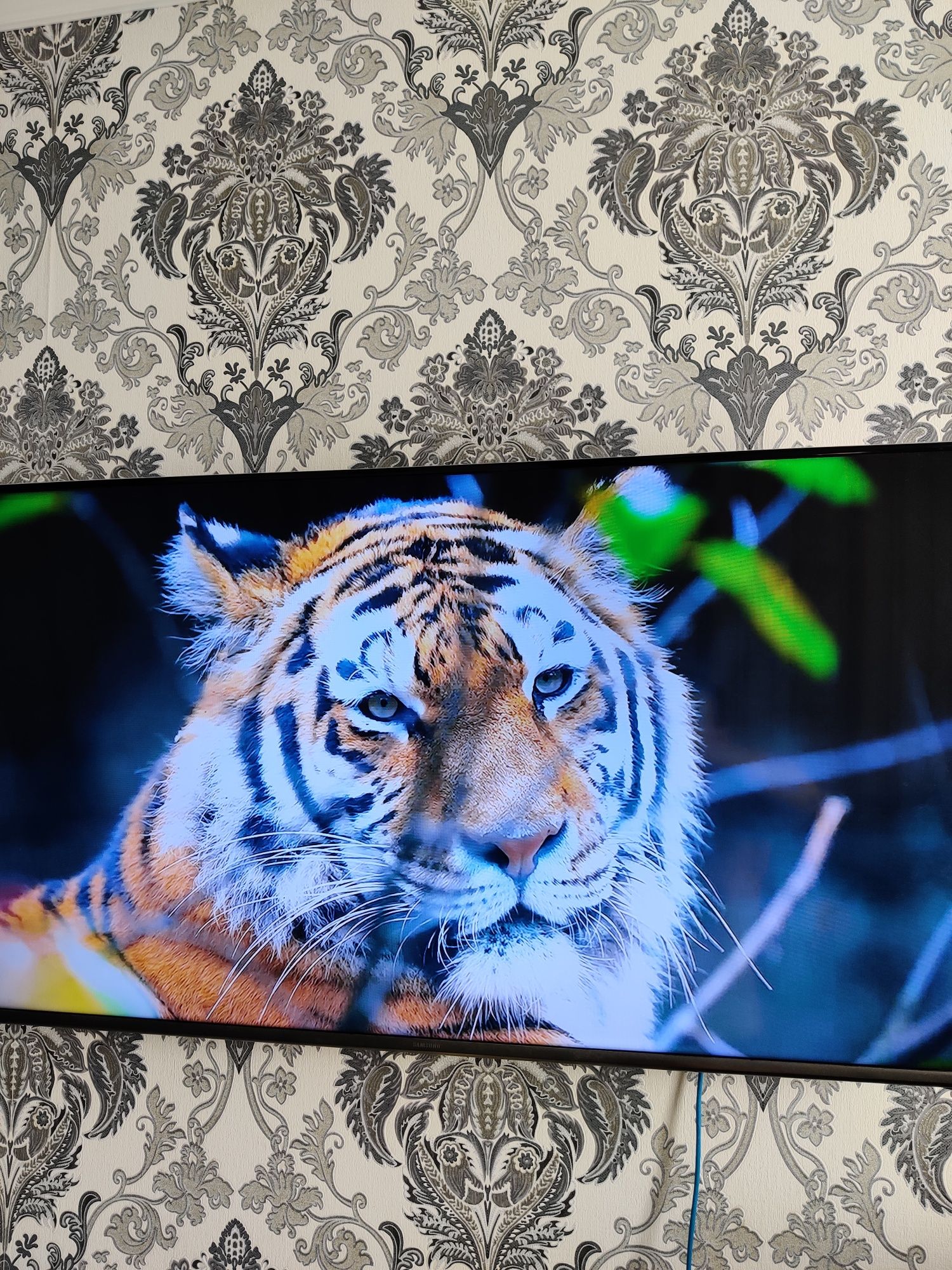 Телевизор Samsung, full HD, smart tv, диагональ 43дюйма, 108 см.