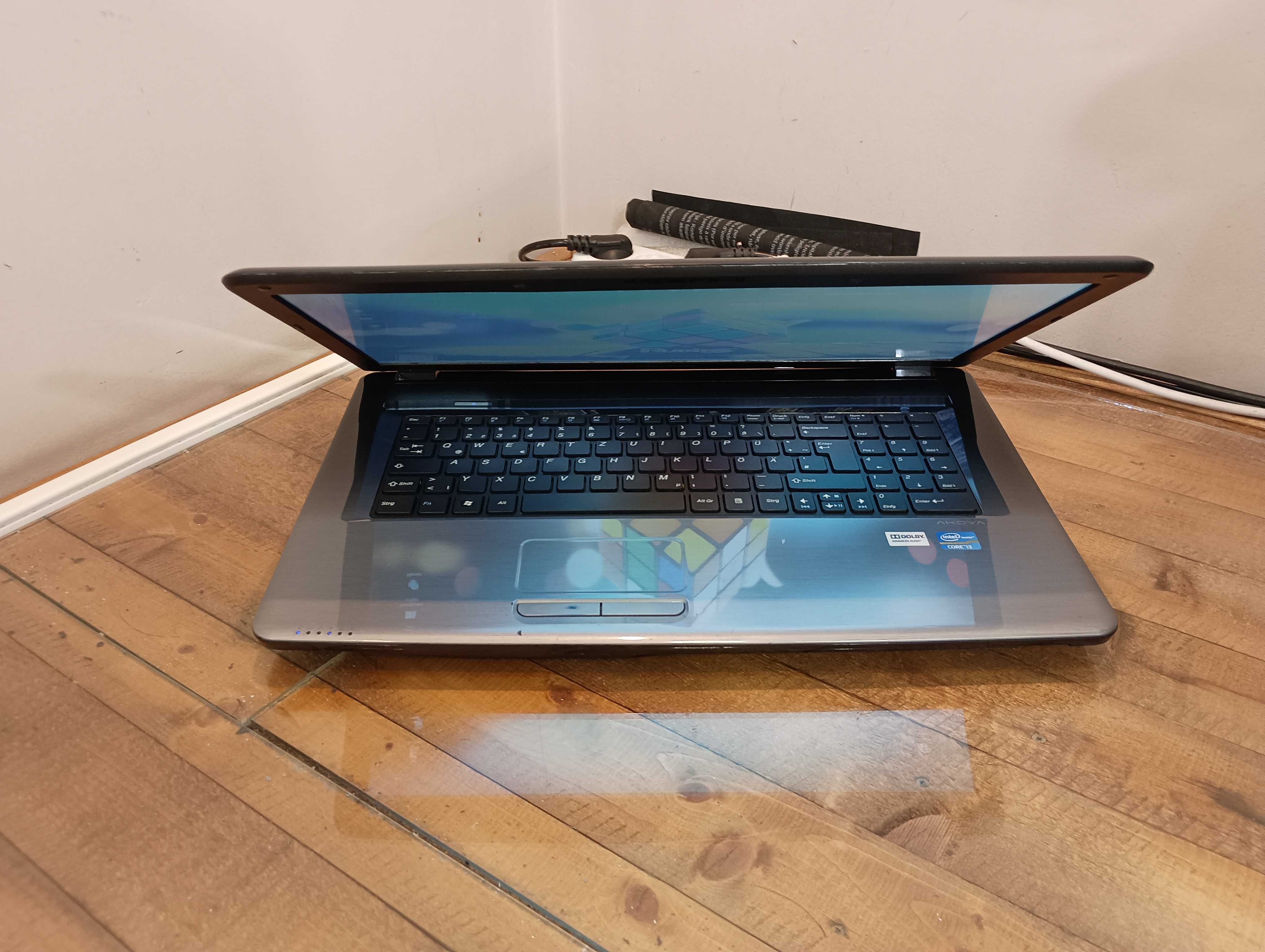 Лаптоп Medion Akoya E7222 / 17"