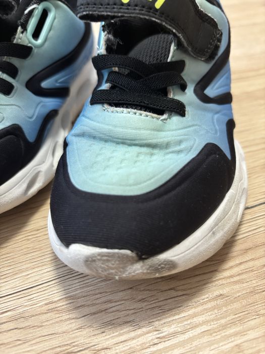 детски светещи маратонки и кецове