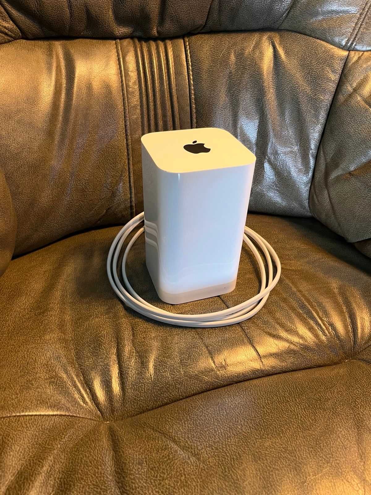 Продавам Apple Time Capsule 2TB