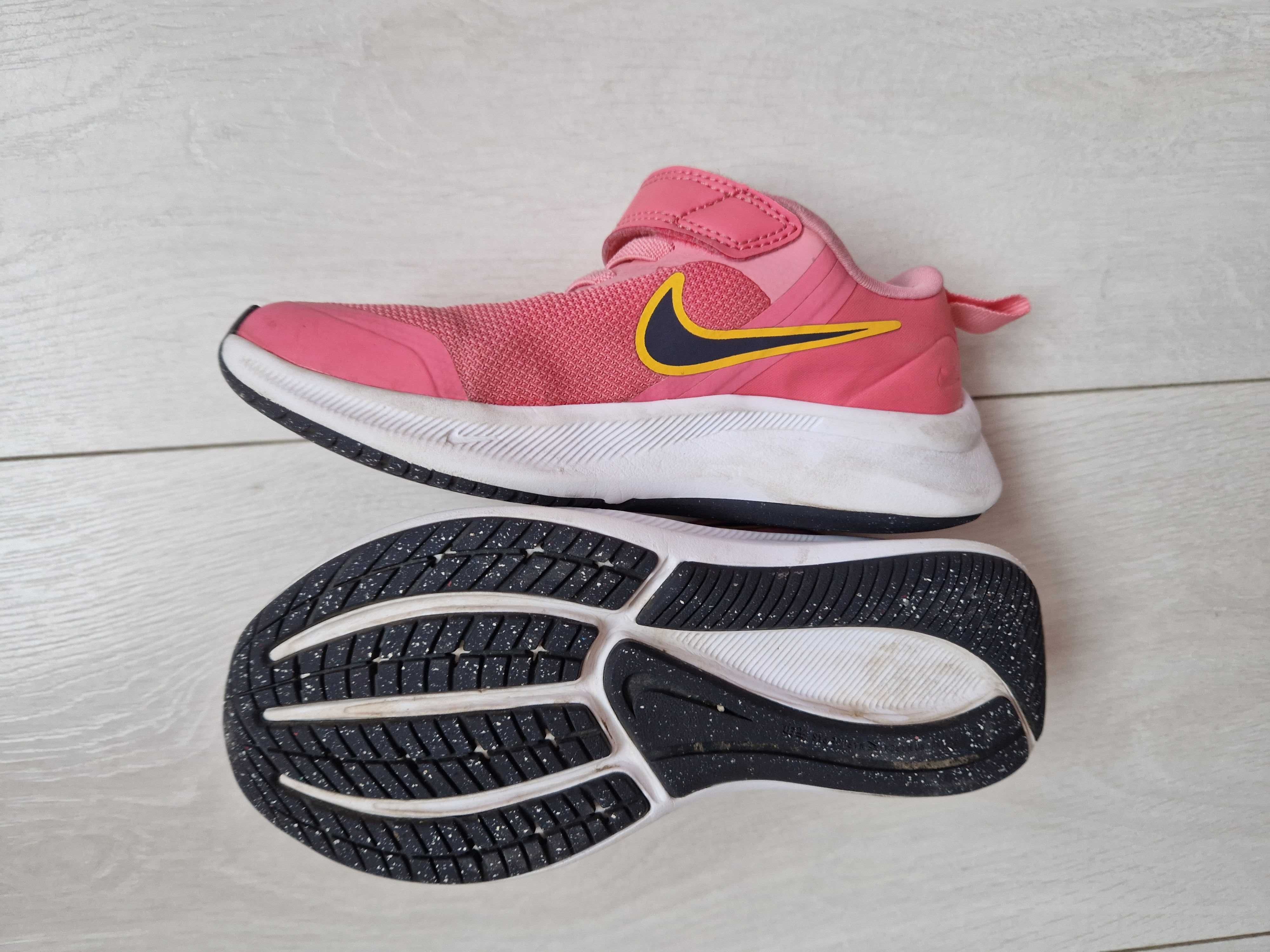 НАМАЛЕНИ Розови маратонки Nike 28