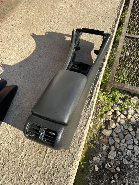 Подлакътник/Централна конзола за Мерцедес W203 C classe