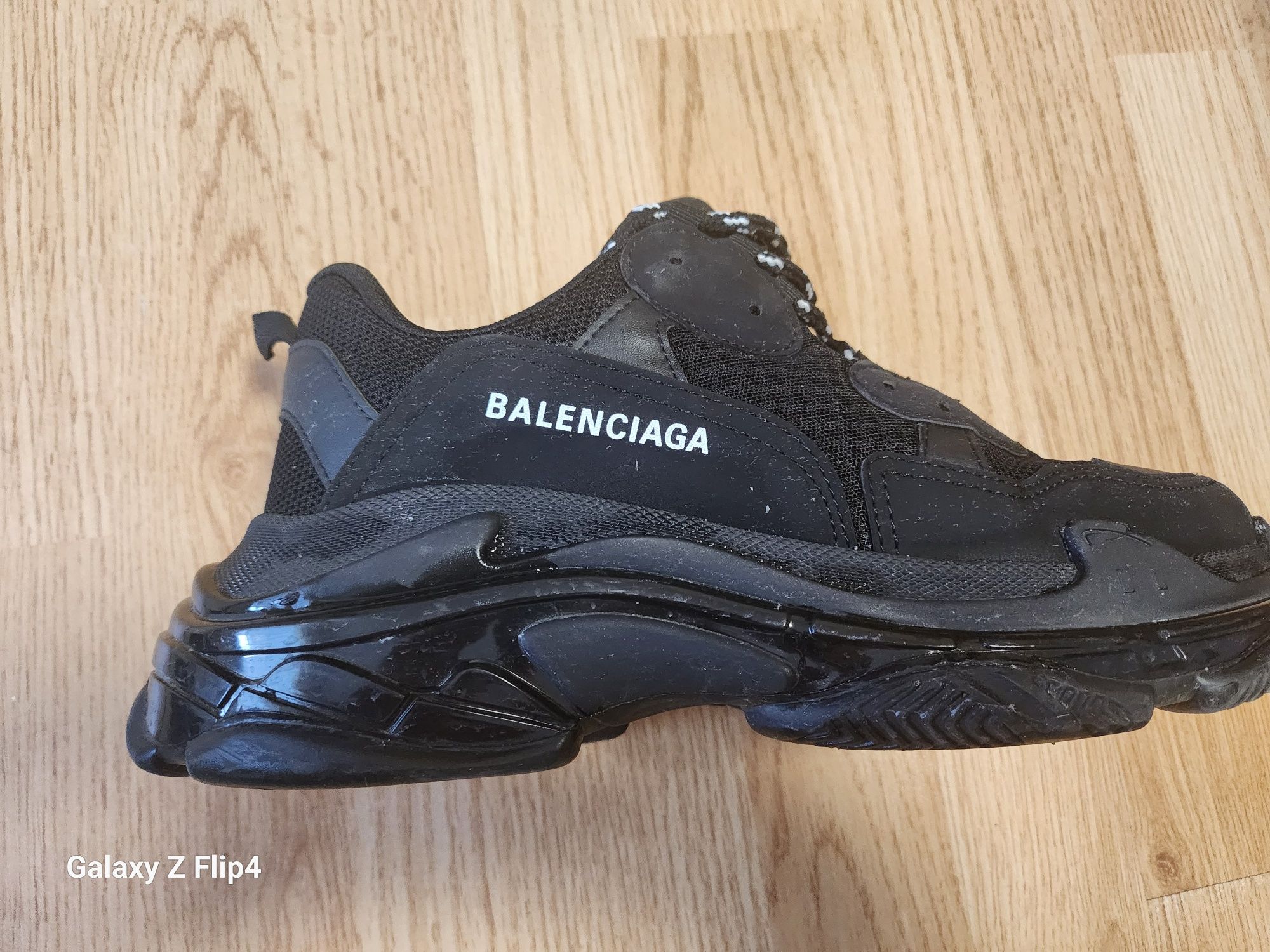 Balenciaga track