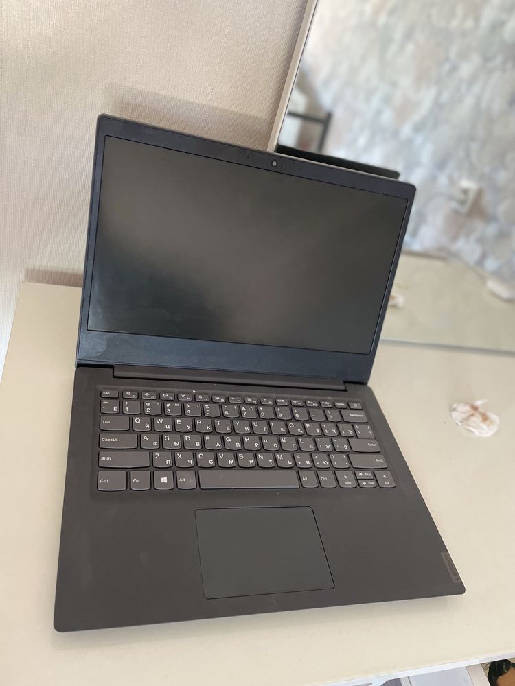 Ноутбук Lenovo V14-ADA 82C6S03900 серый