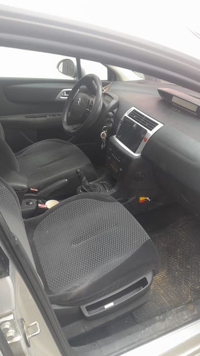 Citroen C4 2006 .