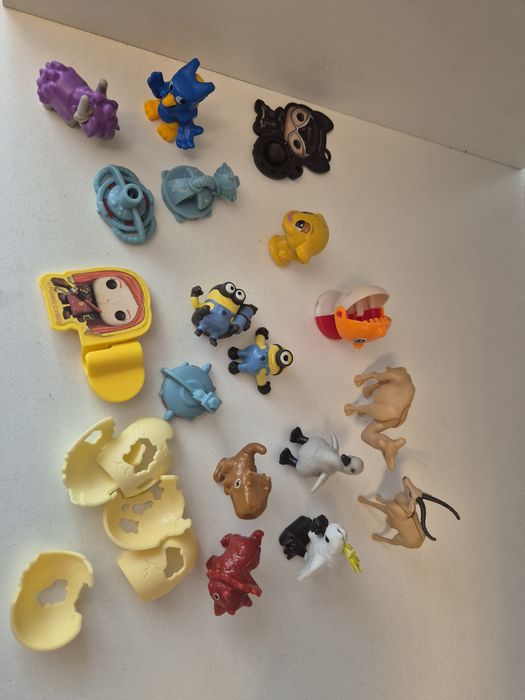 Играчки от шоколадови яйца Kinder