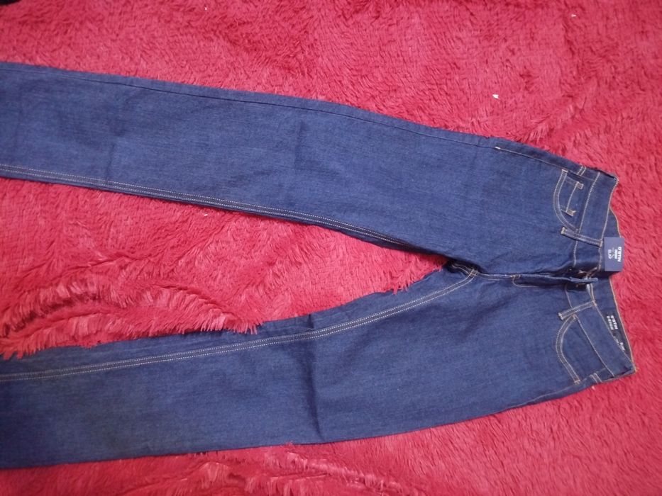 Продам джинсы подростковые