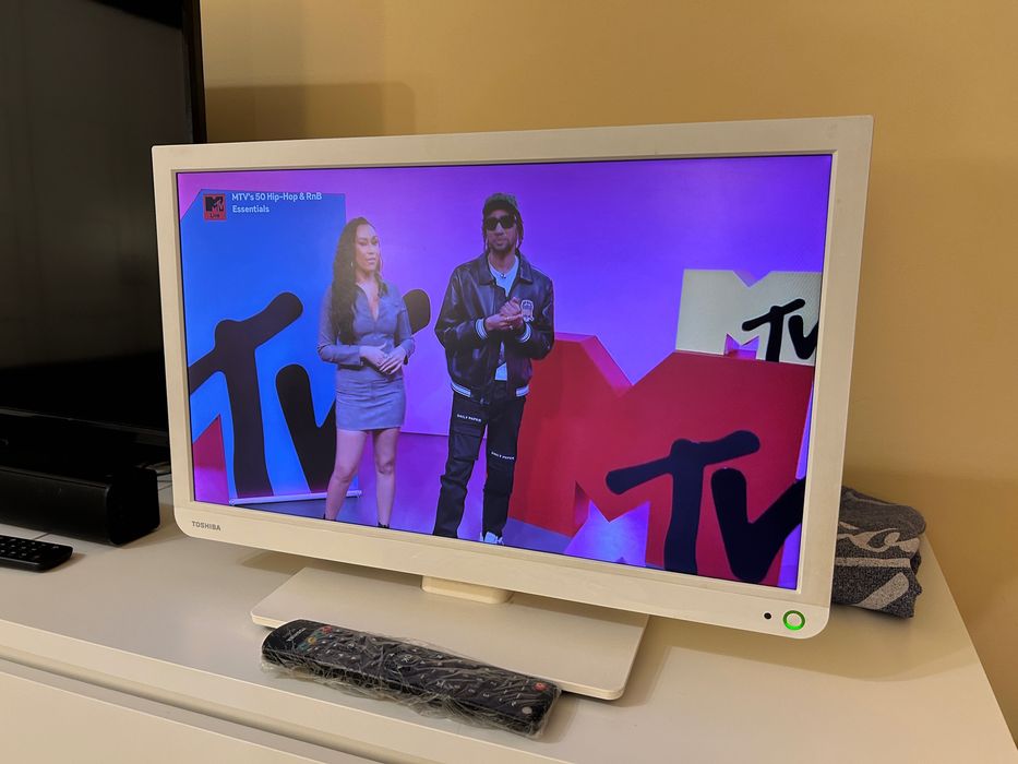 LED телевизор Toshiba 22" модел 22L1334