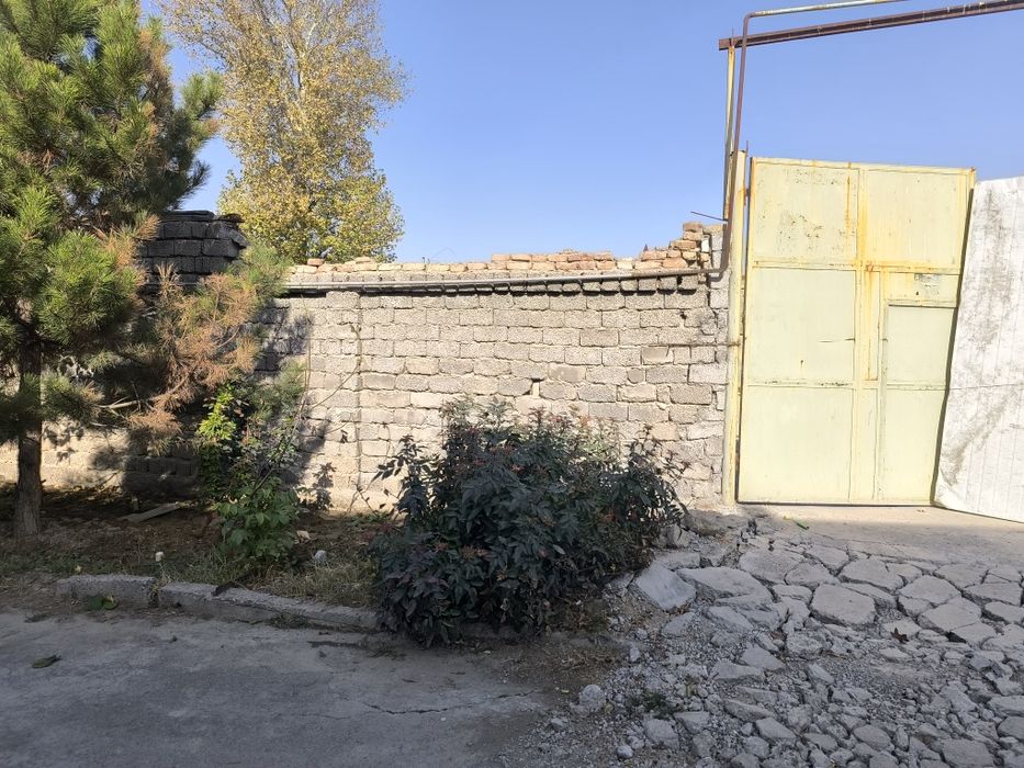 Продае́тся земля  фасад 70м на дл 25м в Яшнаабад районе,оp. пост тузел