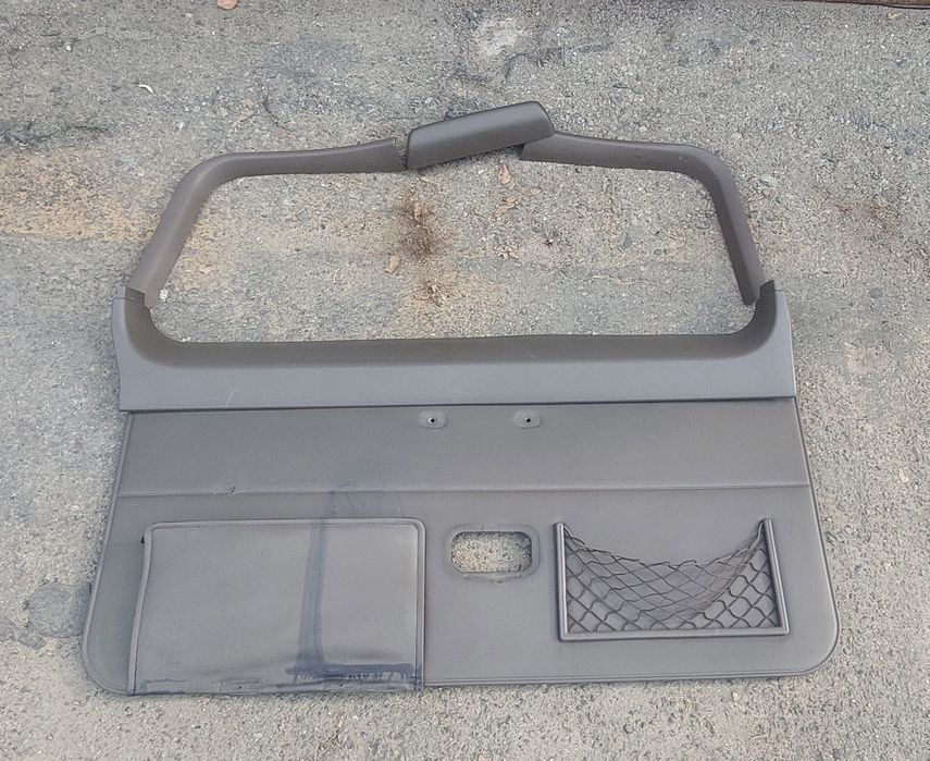Обшивки двери багажника прадо 95