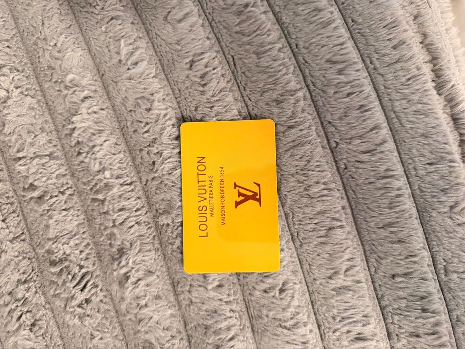 Vând geantă Louis Vuitton