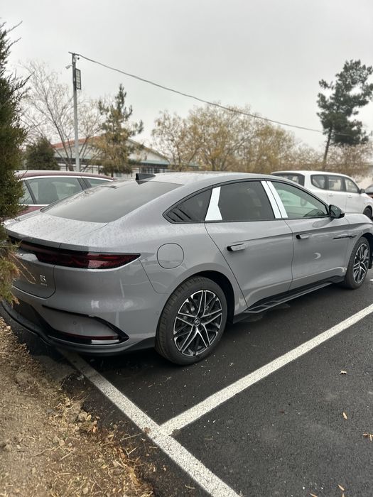 Byd han 635km qora gold yashil grey
