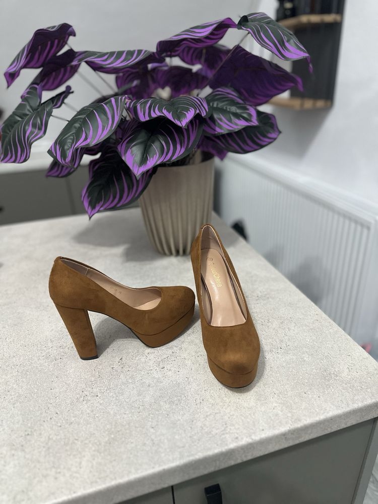 Pantofi dama noi