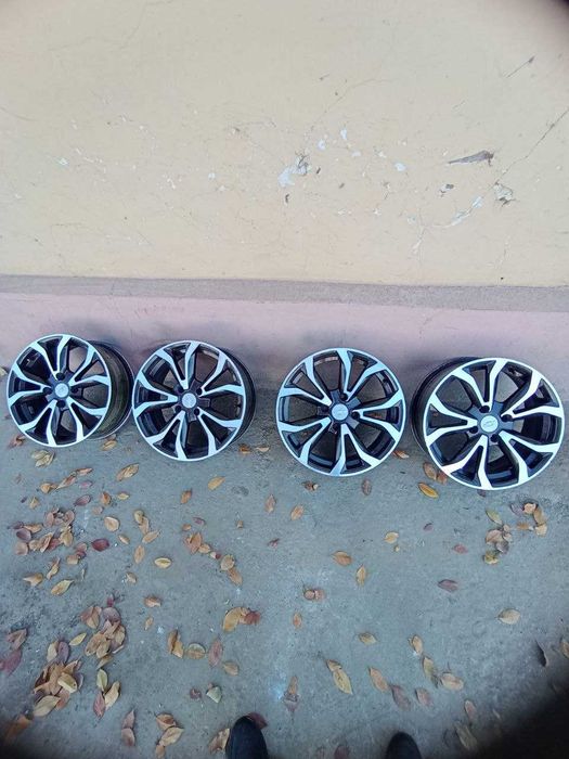 Сака деска сотилади