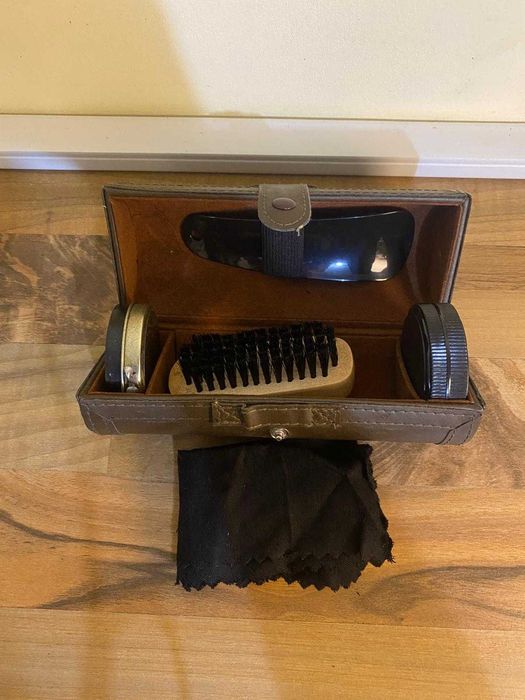 Комплект за почистване на обувки – всичко необходимо в едно