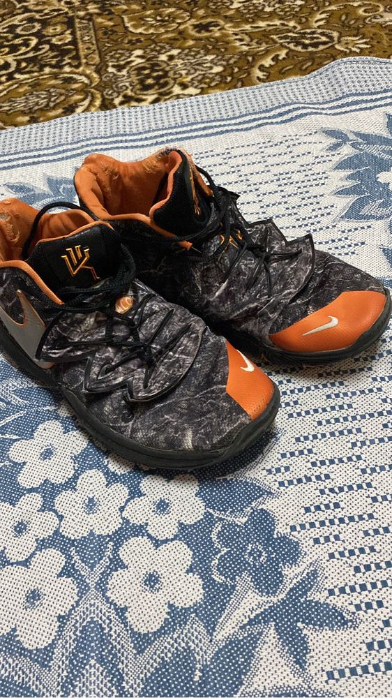 Продаю кроссовки Nike Kyrie 5 Taco